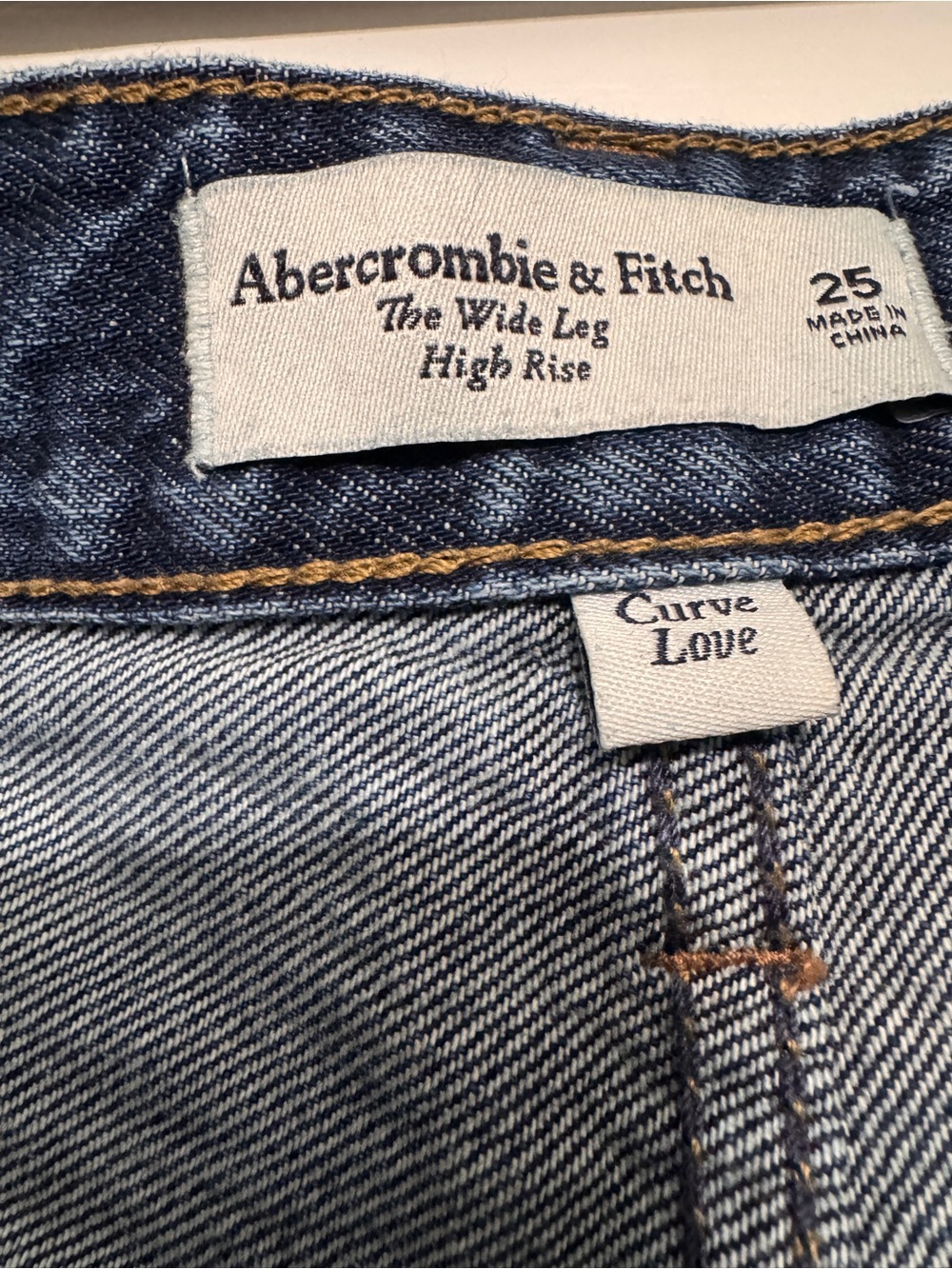Abercrombie & Fitch High-Rise Wide-Leg Jeans - Denim Blue - Picture 2 of 3